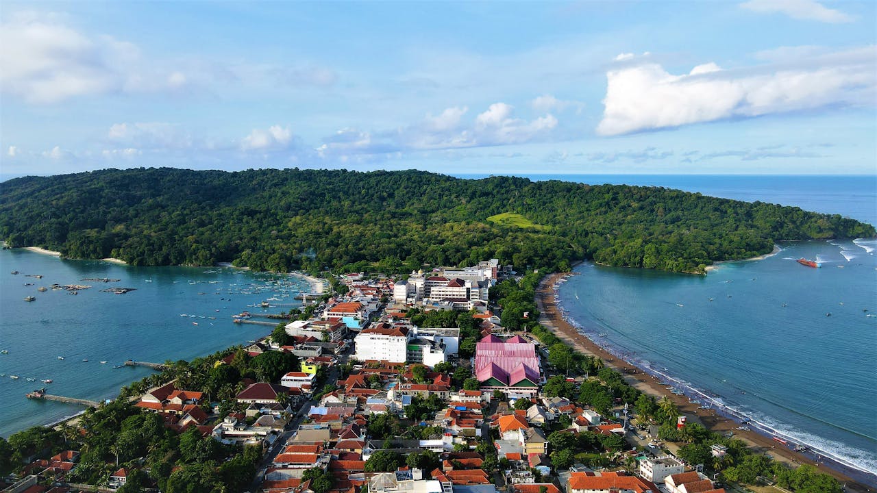 Escape Weekend ke Pangandaran? Simak Panduan 2 Hari 1 Malam dari Bandung yang Bikin Nagih