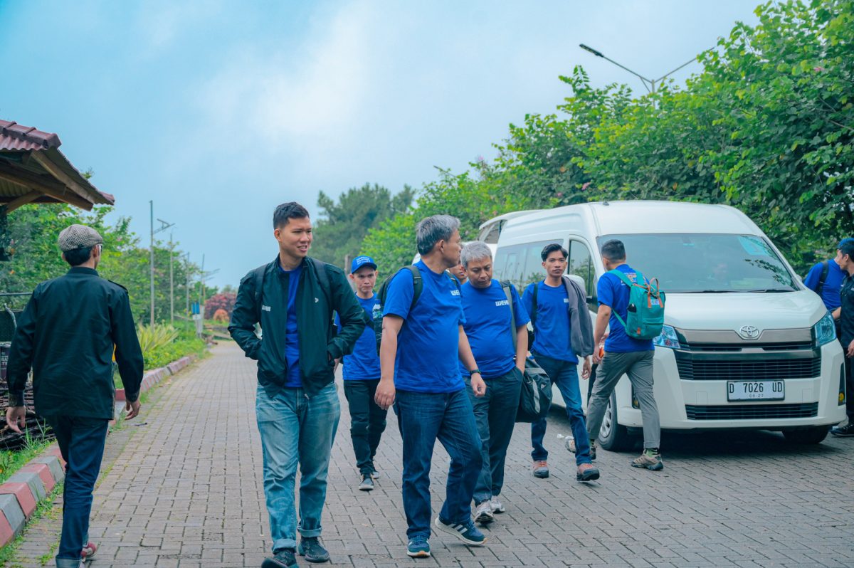 Gathering Pantai Carita Pandeglang Ternyata Bisa Sebegini Serunya