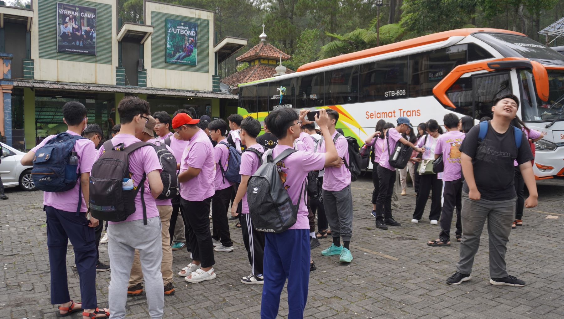 Sewa Bus Pariwisata Tangerang untuk Gathering dan Outing Kantor, Jangan Sampai Rombongan Berangkat Tapi Bos Ketinggalan